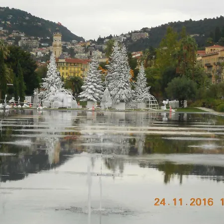 Alojamento de Acomodação e Pequeno-almoço Breakfast At Sophy's *